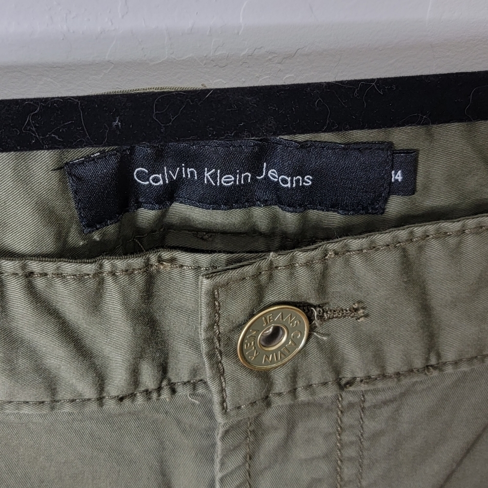 Calvin Klein Jeans Olive Green - Picture 2 of 5